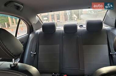 Седан Geely Emgrand 7 (EC7) 2013 в 