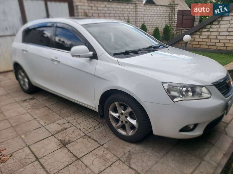 Хэтчбек Geely Emgrand 7 (EC7) 2014 в 