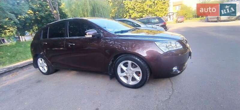 Хэтчбек Geely Emgrand 7 (EC7) 2014 в Ровно