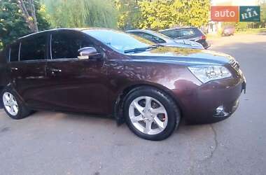 Хетчбек Geely Emgrand 7 (EC7) 2014 в 