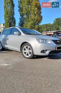 Хетчбек Geely Emgrand 7 (EC7) 2014 в 