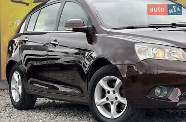Хэтчбек Geely Emgrand 7 (EC7) 2013 в 