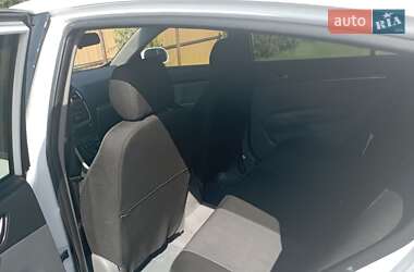 Хэтчбек Geely Emgrand 7 (EC7) 2012 в 