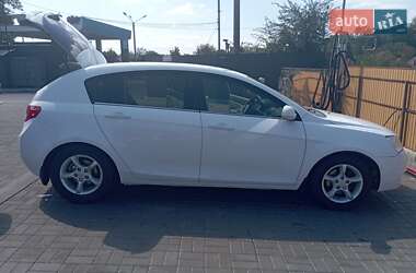 Хэтчбек Geely Emgrand 7 (EC7) 2012 в 