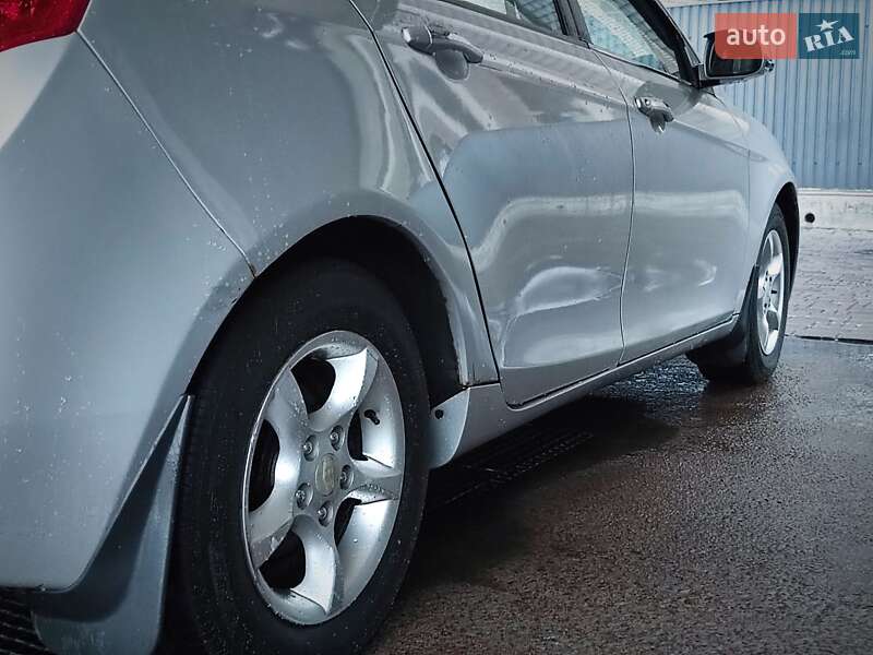 Хэтчбек Geely Emgrand 7 (EC7) 2011 в Киеве