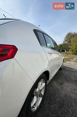 Хетчбек Geely Emgrand 7 (EC7) 2013 в 