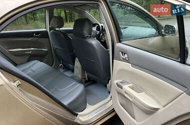 Седан Geely Emgrand 7 (EC7) 2012 в 