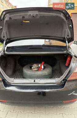 Седан Geely Emgrand 7 (EC7) 2012 в 