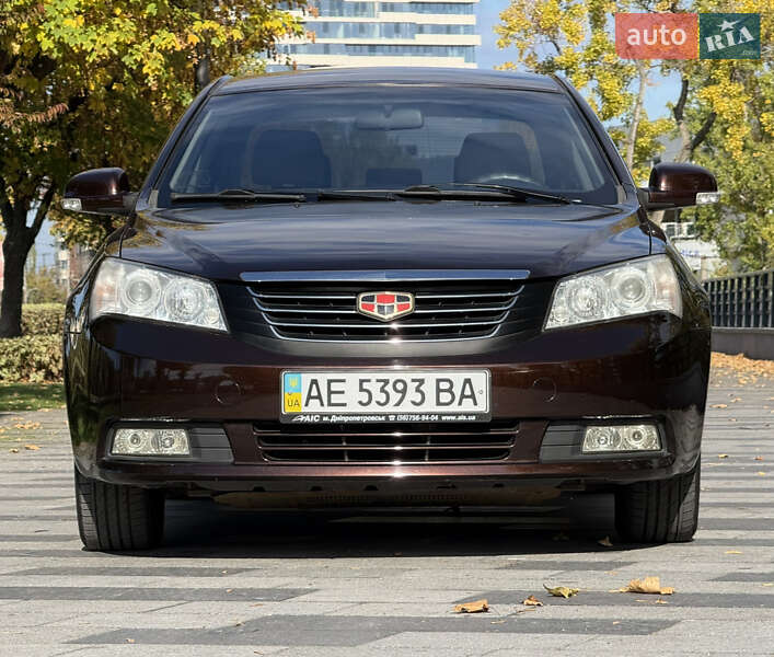 Седан Geely Emgrand 7 (EC7) 2012 в Дніпрі