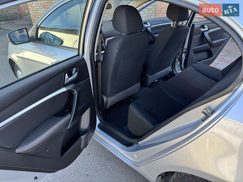 Седан Geely Emgrand 7 (EC7) 2018 в Умані