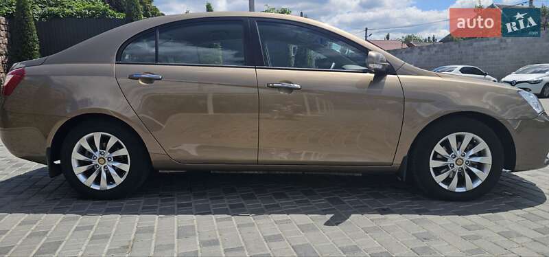 Седан Geely Emgrand 7 (EC7) 2012 в Киеве
