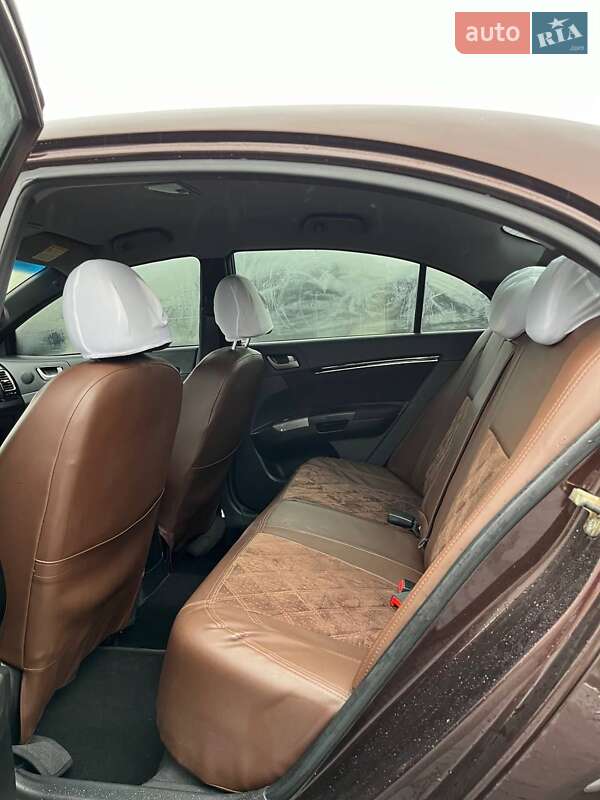 Седан Geely Emgrand 7 (EC7) 2013 в Самборе