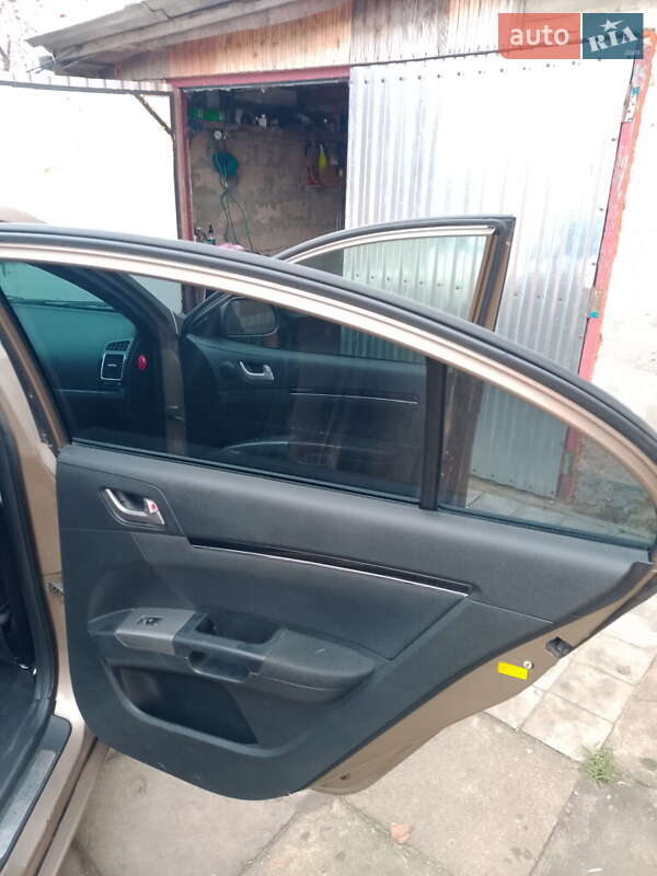 Седан Geely Emgrand 7 (EC7) 2013 в Рожище