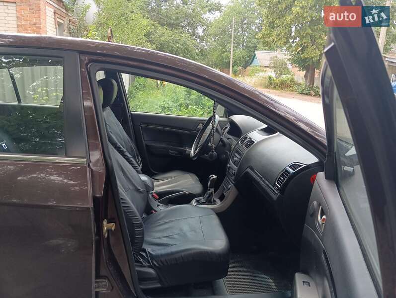 Хэтчбек Geely Emgrand 7 (EC7) 2012 в Славянске