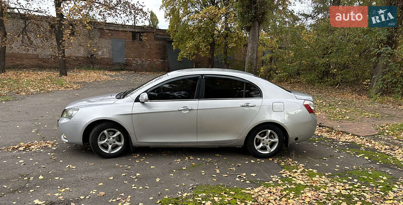 Седан Geely Emgrand 7 (EC7) 2013 в Кривом Роге