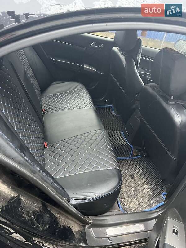 Седан Geely Emgrand 7 (EC7) 2012 в Кривом Роге