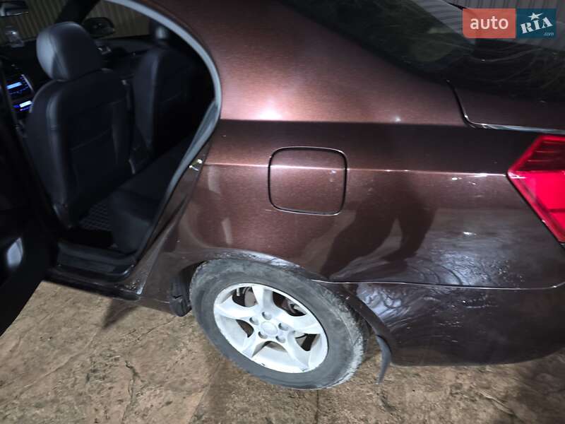 Седан Geely Emgrand 7 (EC7) 2013 в Ивано-Франковске