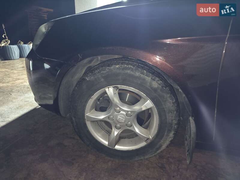 Седан Geely Emgrand 7 (EC7) 2013 в Ивано-Франковске