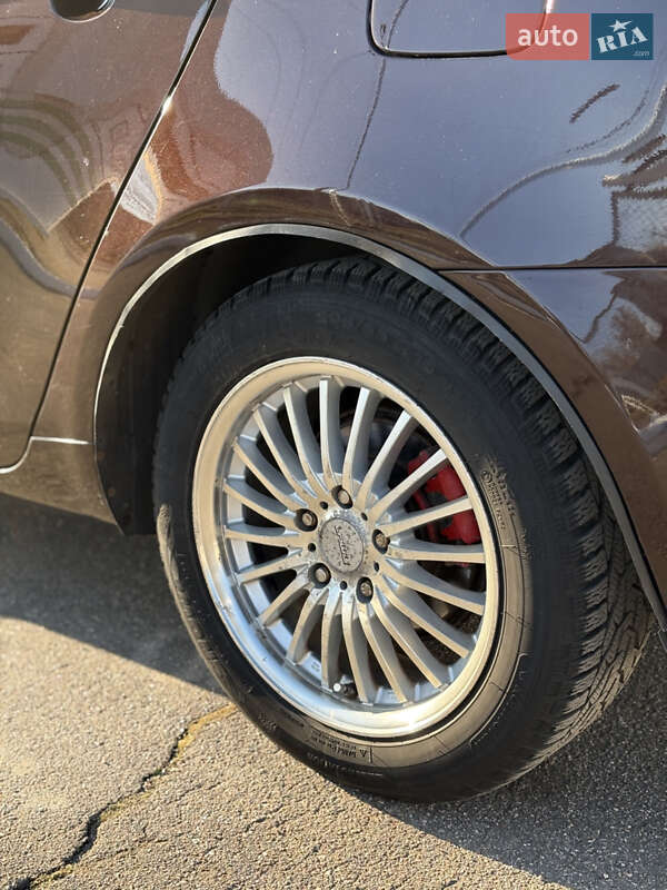 Седан Geely Emgrand 7 (EC7) 2013 в Николаеве