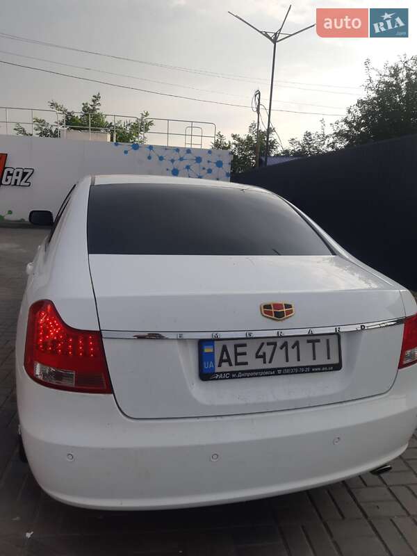 Седан Geely Emgrand 8 (EC8) 2014 в Дніпрі