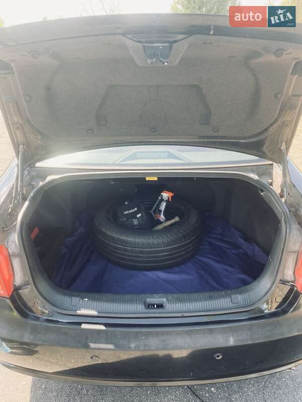 Седан Geely Emgrand 8 (EC8) 2014 в Кам'янському
