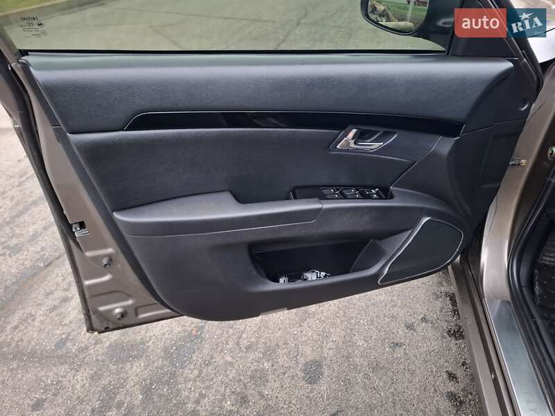 Седан Geely Emgrand 8 (EC8) 2014 в Києві