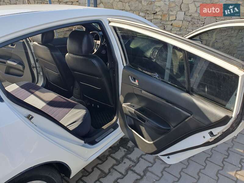Хетчбек Geely Emgrand EC7-RV 2012 в Хмельницькому
