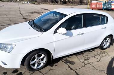 Хэтчбек Geely Emgrand EC7-RV 2014 в 