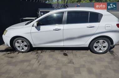 Хэтчбек Geely Emgrand EC7-RV 2012 в 