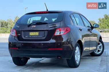 Хетчбек Geely Emgrand EC7-RV 2012 в 