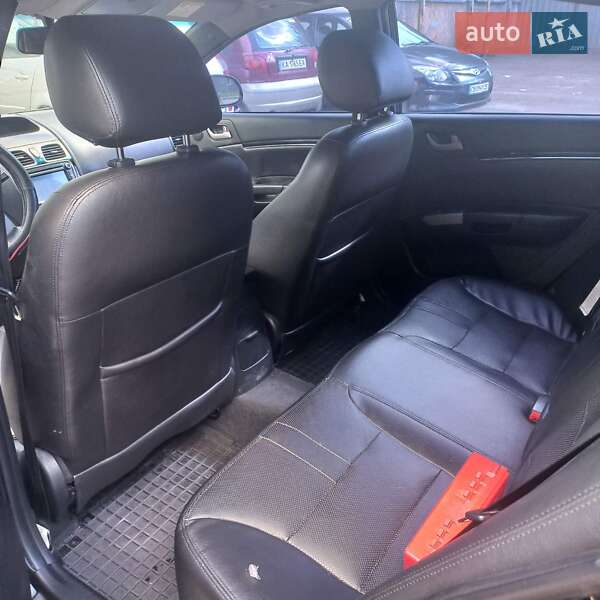 Хетчбек Geely Emgrand EC7-RV 2014 в Чернігові