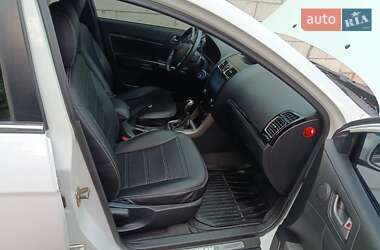 Хетчбек Geely Emgrand EC7-RV 2012 в 