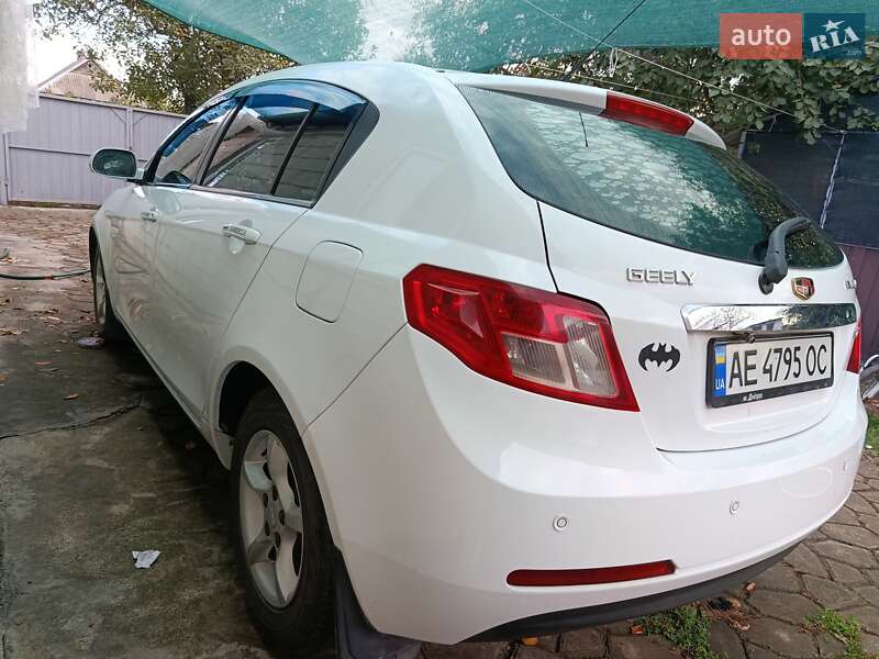 Хэтчбек Geely Emgrand EC7-RV 2012 в Терновке фото 5 Хэтчбек Geely Emgrand EC7-RV 2012 в Терновке