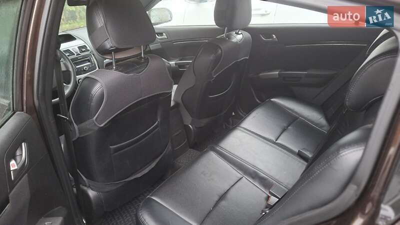 Хетчбек Geely Emgrand EC7-RV 2012 в Києві фото 5 Хетчбек Geely Emgrand EC7-RV 2012 в Києві
