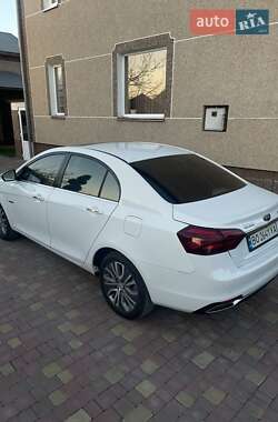 Седан Geely Emgrand EV350 2018 в 