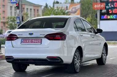 Седан Geely Emgrand EV350 2018 в 