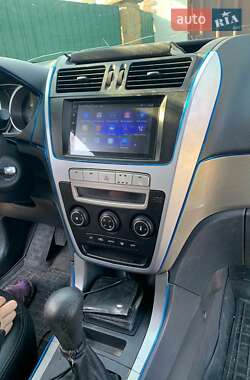 Позашляховик / Кросовер Geely Emgrand X7 2014 в 