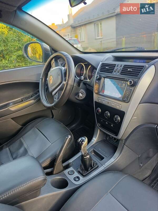 Внедорожник / Кроссовер Geely Emgrand X7 2015 в Луцке