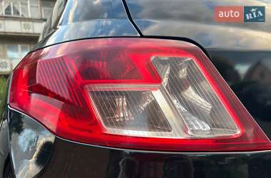 Хетчбек Geely Emgrand 2013 в 