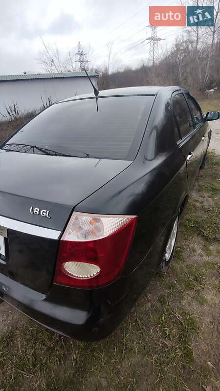 Седан Geely FC 2008 в Каневі