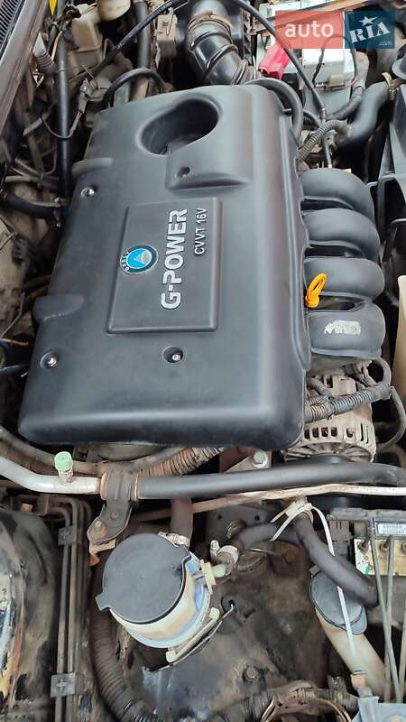 Седан Geely FC 2008 в Каневі