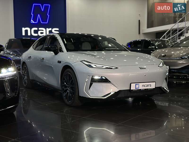 Седан Geely Galaxy E8 2024 в 