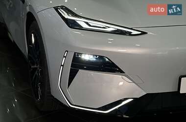 Седан Geely Galaxy E8 2024 в 