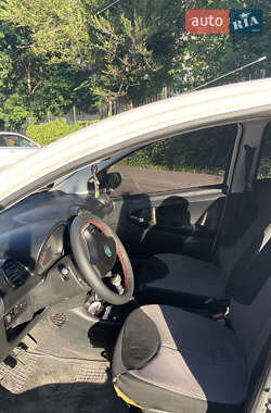 Хэтчбек Geely GC2 2013 в 