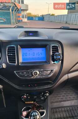 Хэтчбек Geely GC5 2015 в 