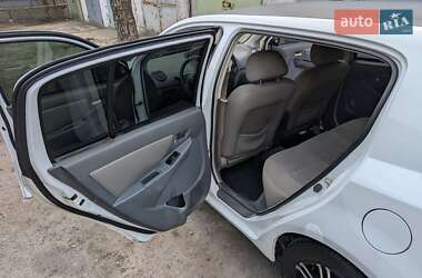 Хетчбек Geely MK-2 2010 в 