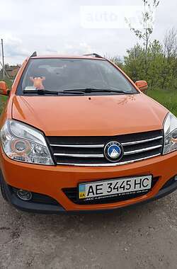 Позашляховик / Кросовер Geely MK Cross 2014 в 