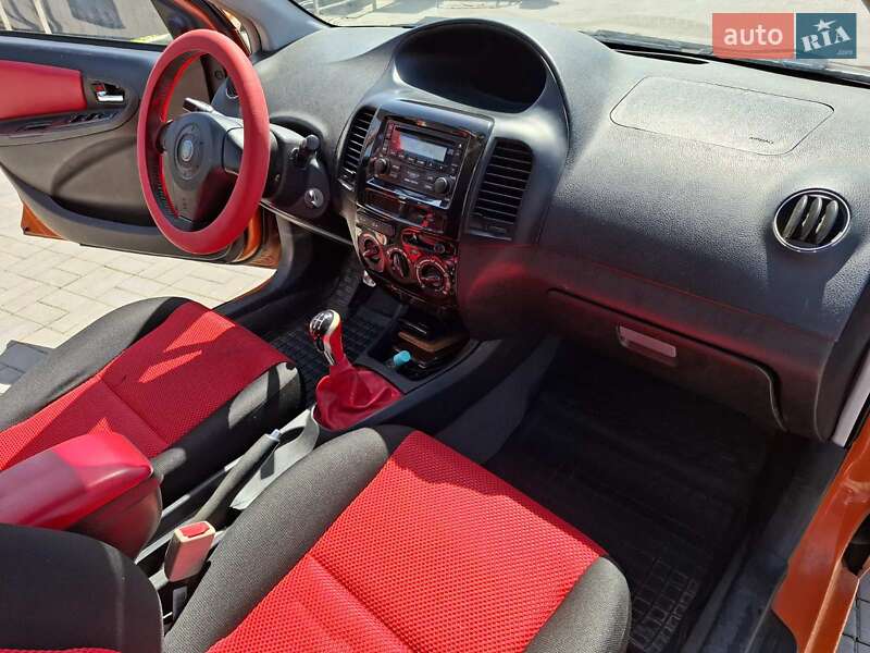 Хэтчбек Geely MK Cross 2013 в Долине