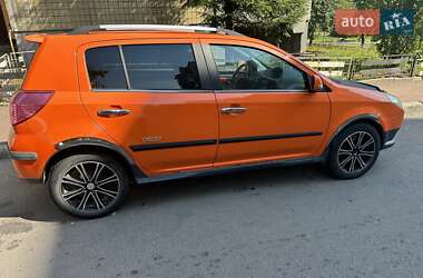 Хэтчбек Geely MK Cross 2012 в 