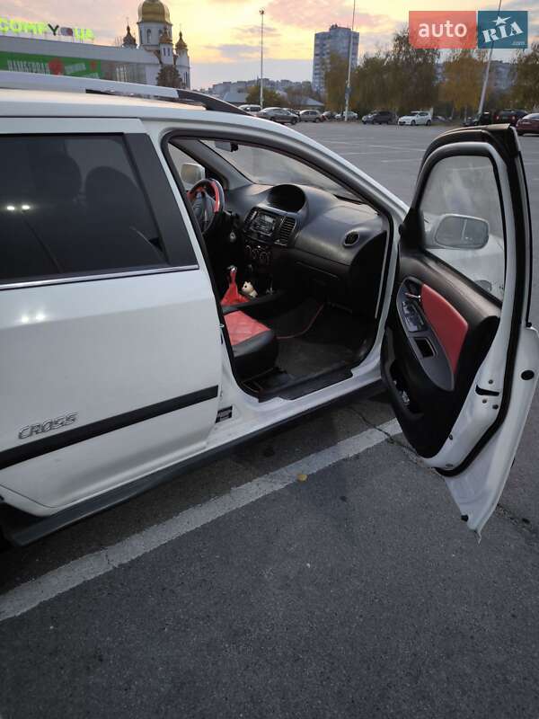 Хэтчбек Geely MK Cross 2012 в Запорожье